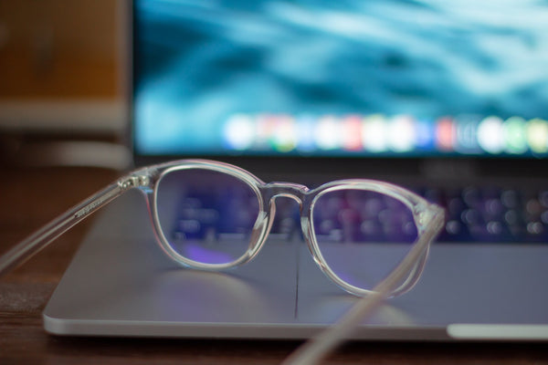 Blue Light Glasses - How to protect your eyes when working remotely - Calmshops.co.uk